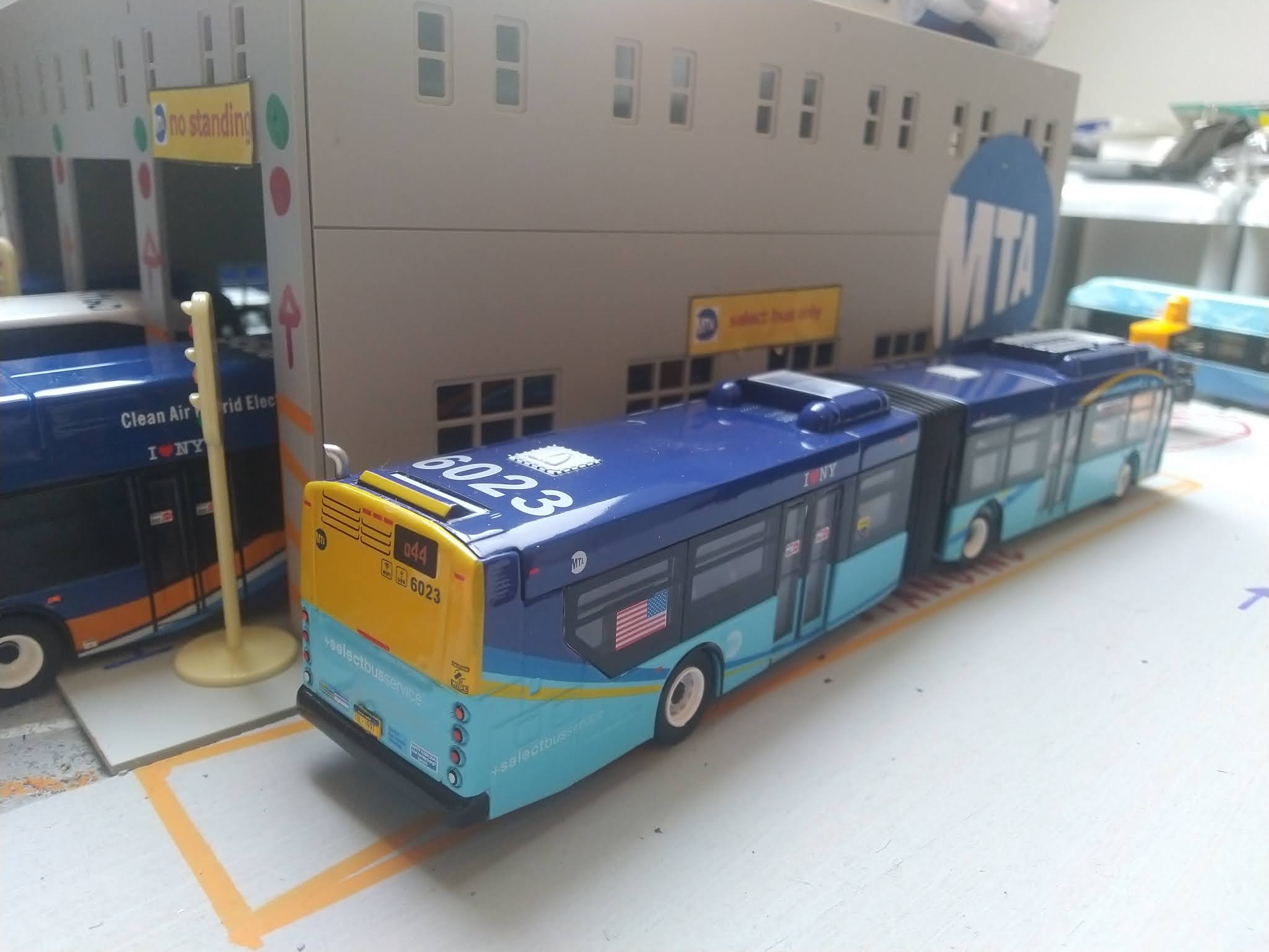 CarPro Transport New York City Bus 1/87 bus depot diorama 2020 MTA Buses