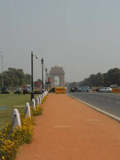 What to do in Delhi India: Walk on the Rajpath to India Gate