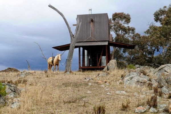 Original and lightweight structures for camping comfortably