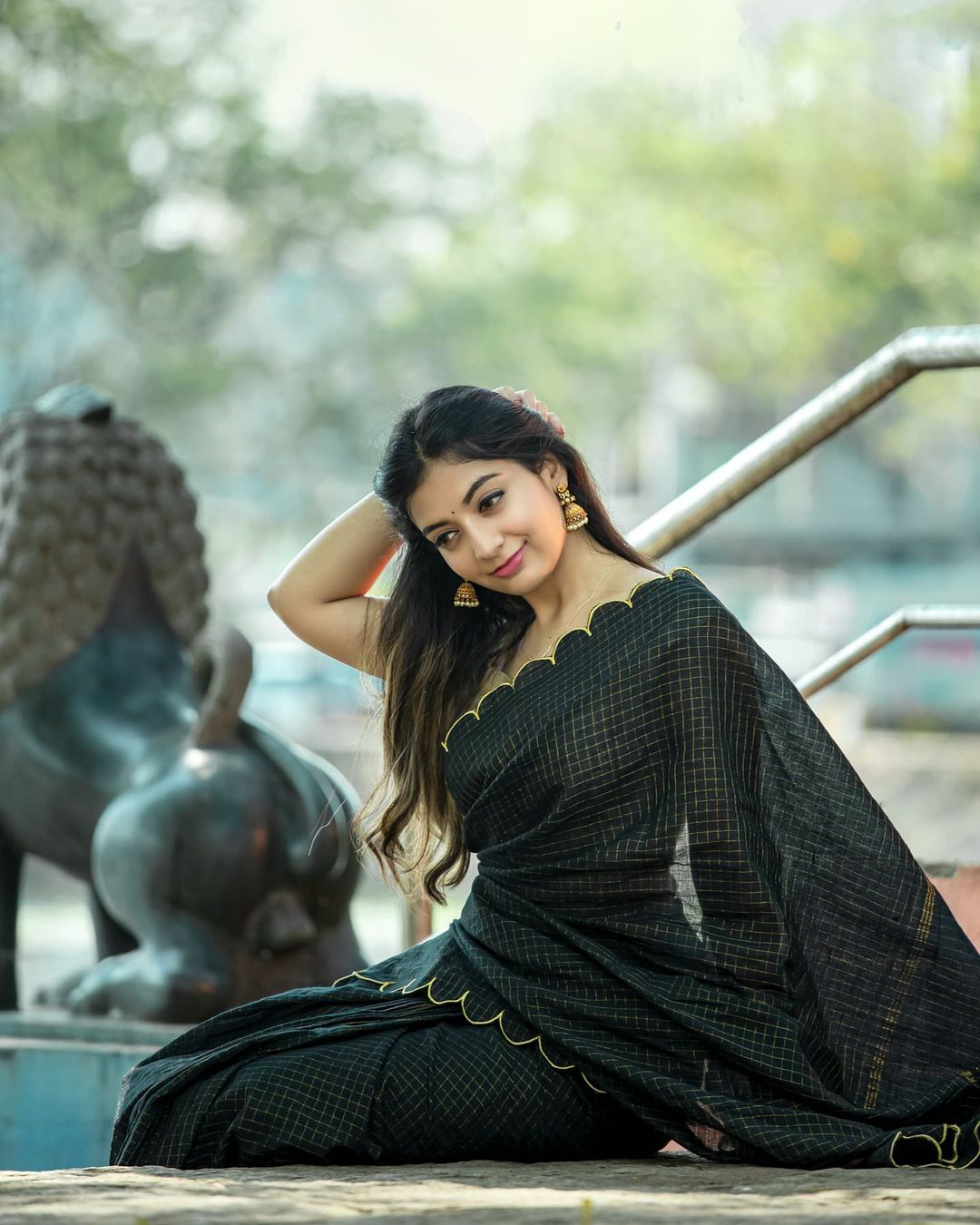 Athmika Sumithran In Cotton Etched Saree Photos Athmika-Sumithran-saree-10
