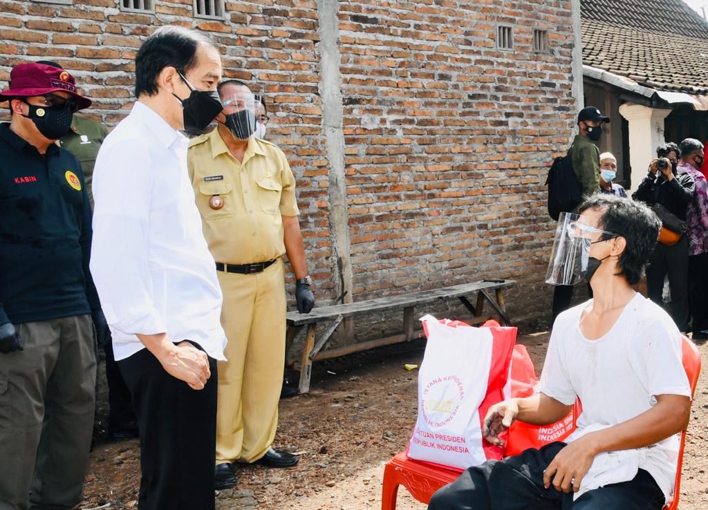 Presiden Jokowi Tinjau Vaksinasi ‘Door To Door’ Jawa Tengah