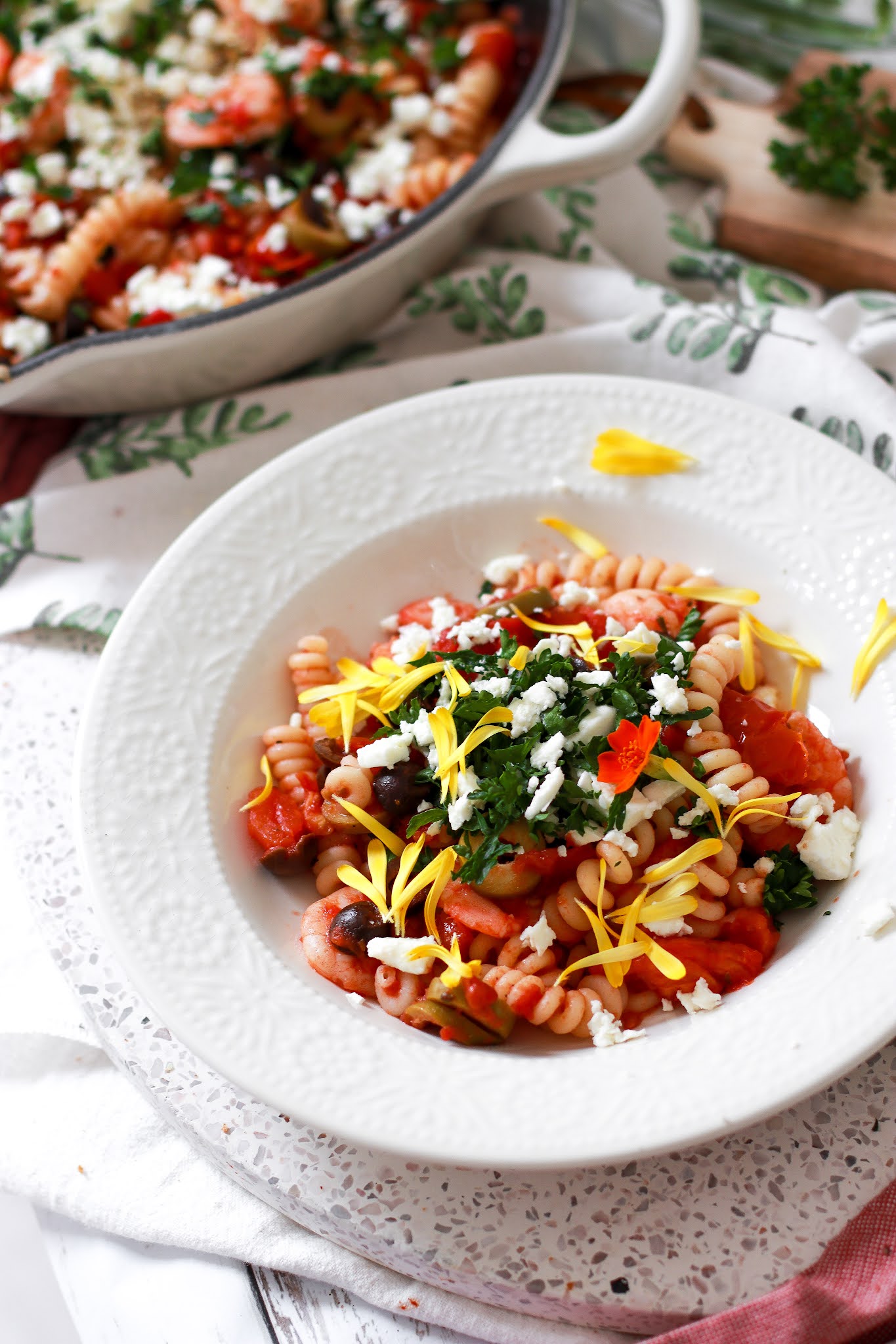 Pâtes à la grecque scampis, sauce tomate, feta, olives Berry In Love