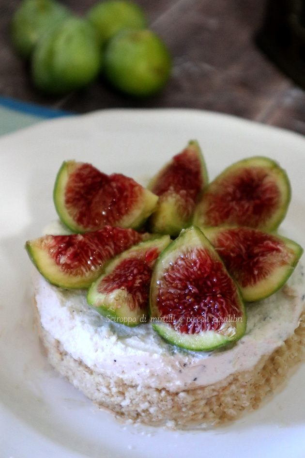 Cheesecake salata con robbiola, fichi e miele