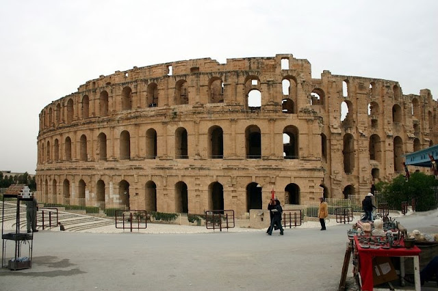 amphitheatre-of-el-jem-2%255B2%255D