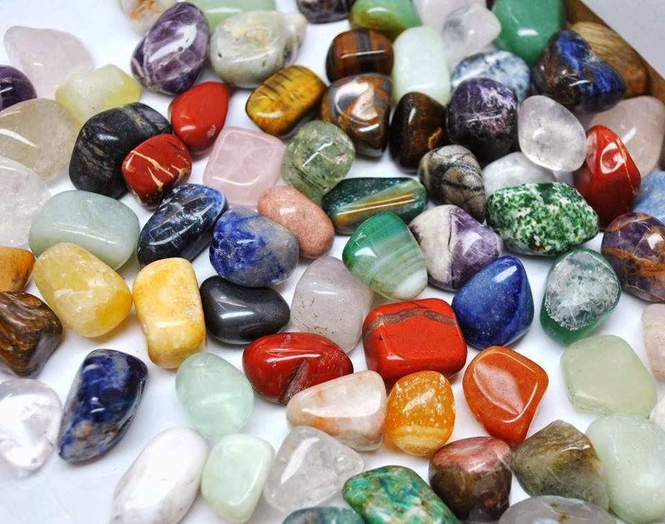 Proyecto Grimorio: ¿Sabes cómo cargar de energía amuletos, piedras o joyas?
