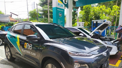 Uji Coba Mobil Listrik PLN Singgah Isi Daya di Surabaya Sebelum Menuju Bali