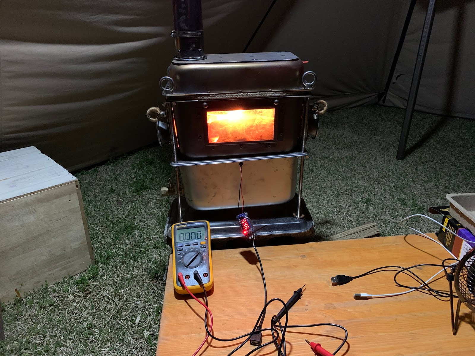 How to generate electricity from the surplus heat of a wood stove at