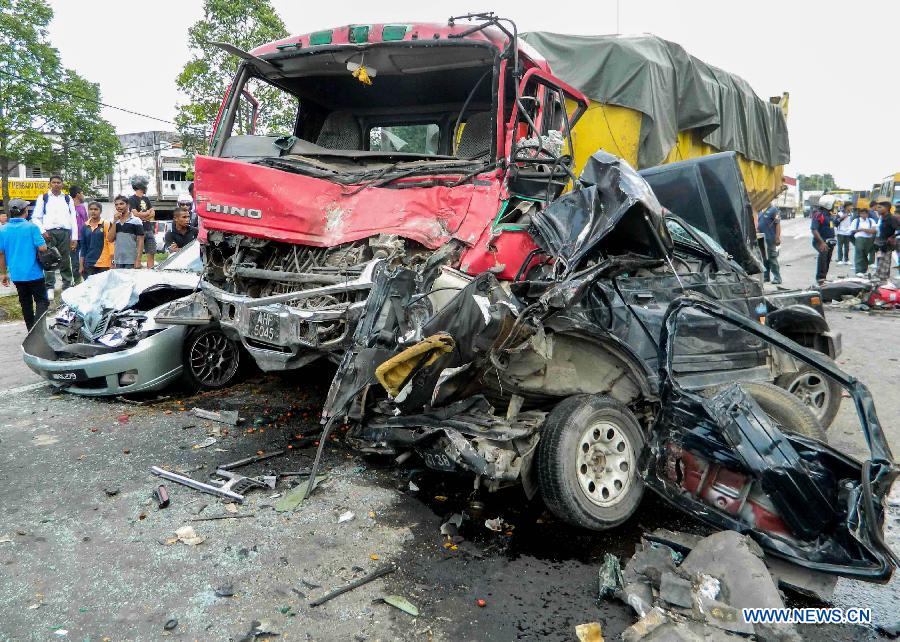 BAHASA ITU INDAH: LANGKAH-LANGKAH MENGURANGKAN KEMALANGAN DI JALAN RAYA