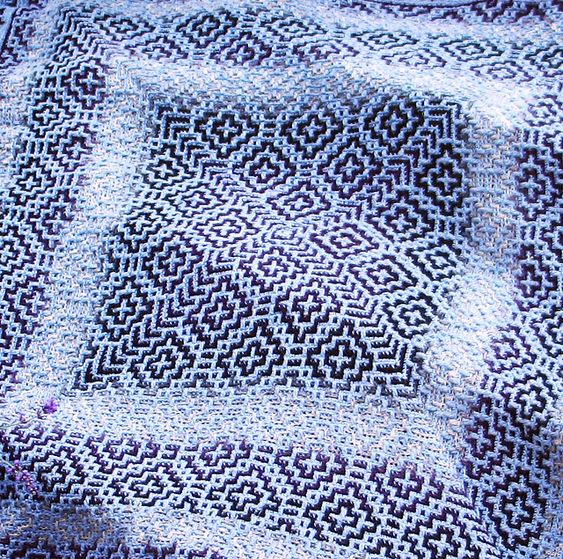 crocheted napkin in a closet مفارش مع ورد الجوري بالكروشية.Crocheted