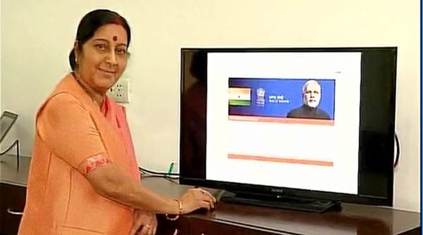 PM Modi thanks Swaraj for launching PMO India site in six languages, Sushma Swaraj, New Delhi, Narendra Modi, Gujarat, Malayalam, National.