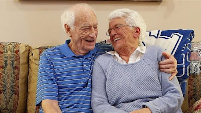 Pasangan Ini Menikah Lagi Setelah 50 Tahun Bercerai