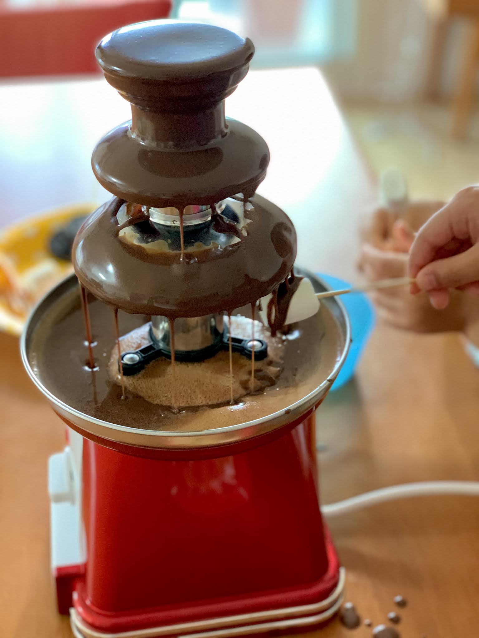 自宅で簡単 チョコレートファウンテン Chocolate Fountain Fondue Challenge 英語料理 レシピ動画 Ochikeron Cooklabo 英語で簡単料理動画
