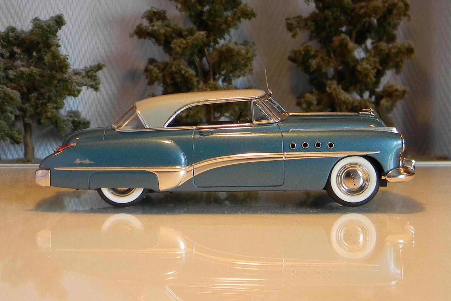 Voitures américaines 1/43 Motor City USA MC26 Buick Riviera 1949 Gray