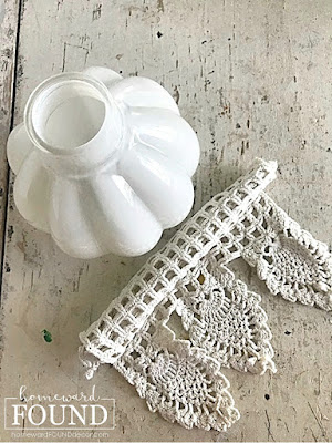 coastal style,beach style,decorating,diy decorating,re-purposing,white,DIY,vintage style,boho style,neutrals,vintage,thrifted,fall,pumpkins,fall decorating, pumpkin decor, decorating with pumpkins, diy pumpkins,glass globe pumpkins,glass pumpkins,fall home decor,farmhouse decor,boho chic home decor,boho chic fall decor
