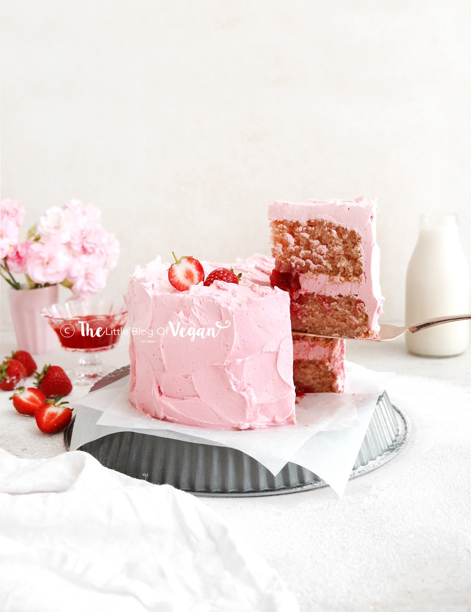 Small Batch Strawberry Cake