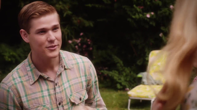 Films Et Séries Tv Avec Mason Dye ausCAPS: Mason Dye shirtless in Flowers In The Attic