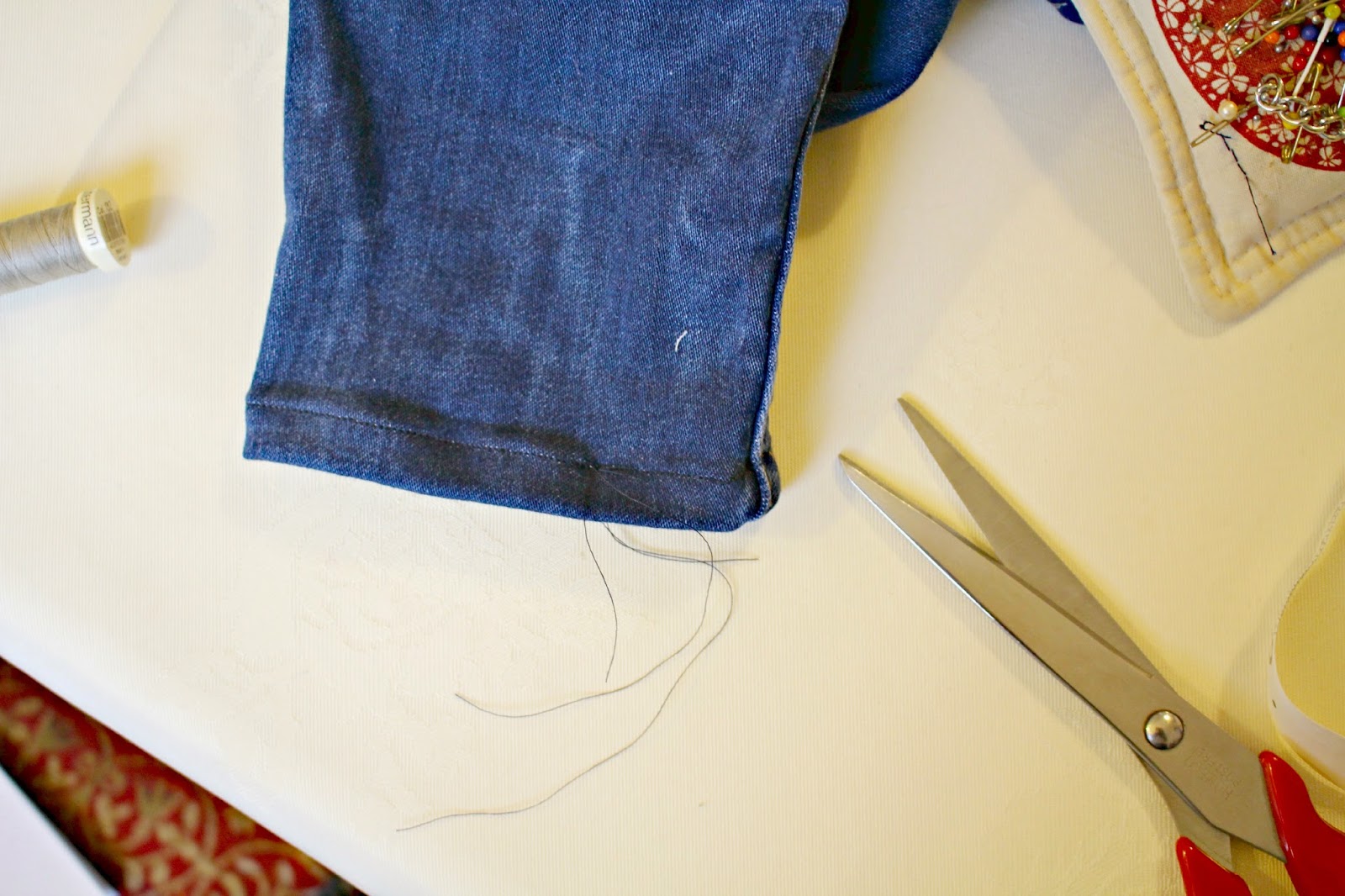 DIY // How to Shorten your Jeans at home Fashion Mumblr