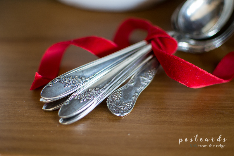 21 Ways To Use Vintage Items In Your Christmas Decor Postcards