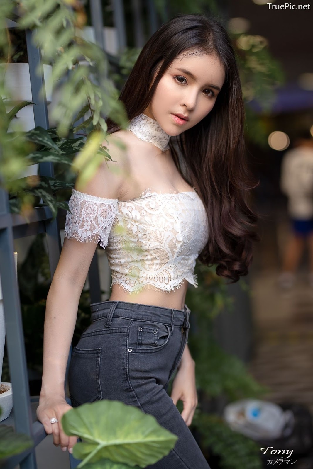 Image-Thailand-Beautiful-Model-Soithip-Palwongpaisal-Transparent-Lace-Crop-Top-And-Jean-TruePic.net- Picture-6