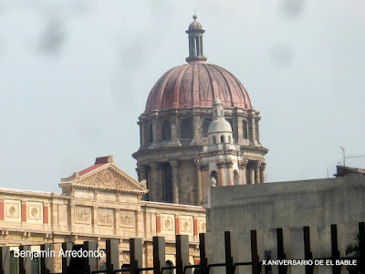 El notorio hundimiento en algunas construcciones del centro de la Ciudad de México . Noticias en tiempo real