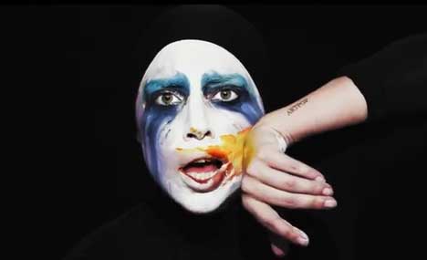 Lady Gaga 'Applause' music video