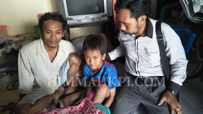 Ketum Lembaga PERKASA Kunjungi Adek ARP Seorang anak di Situbondo Penderita "Atresia Ani"