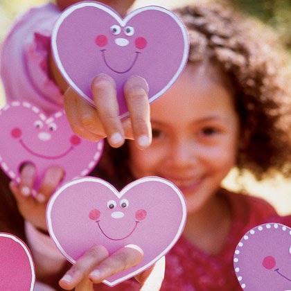 Preschool Crafts for Kids*: Valetine's Day Heart Finger Puppet Craft