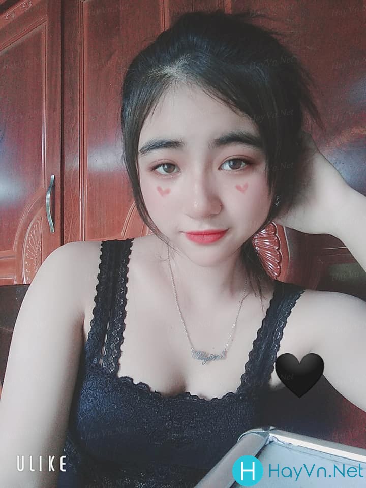 Uyên Cute: Lạy chúa con còn lứa tuổi học sinh^^