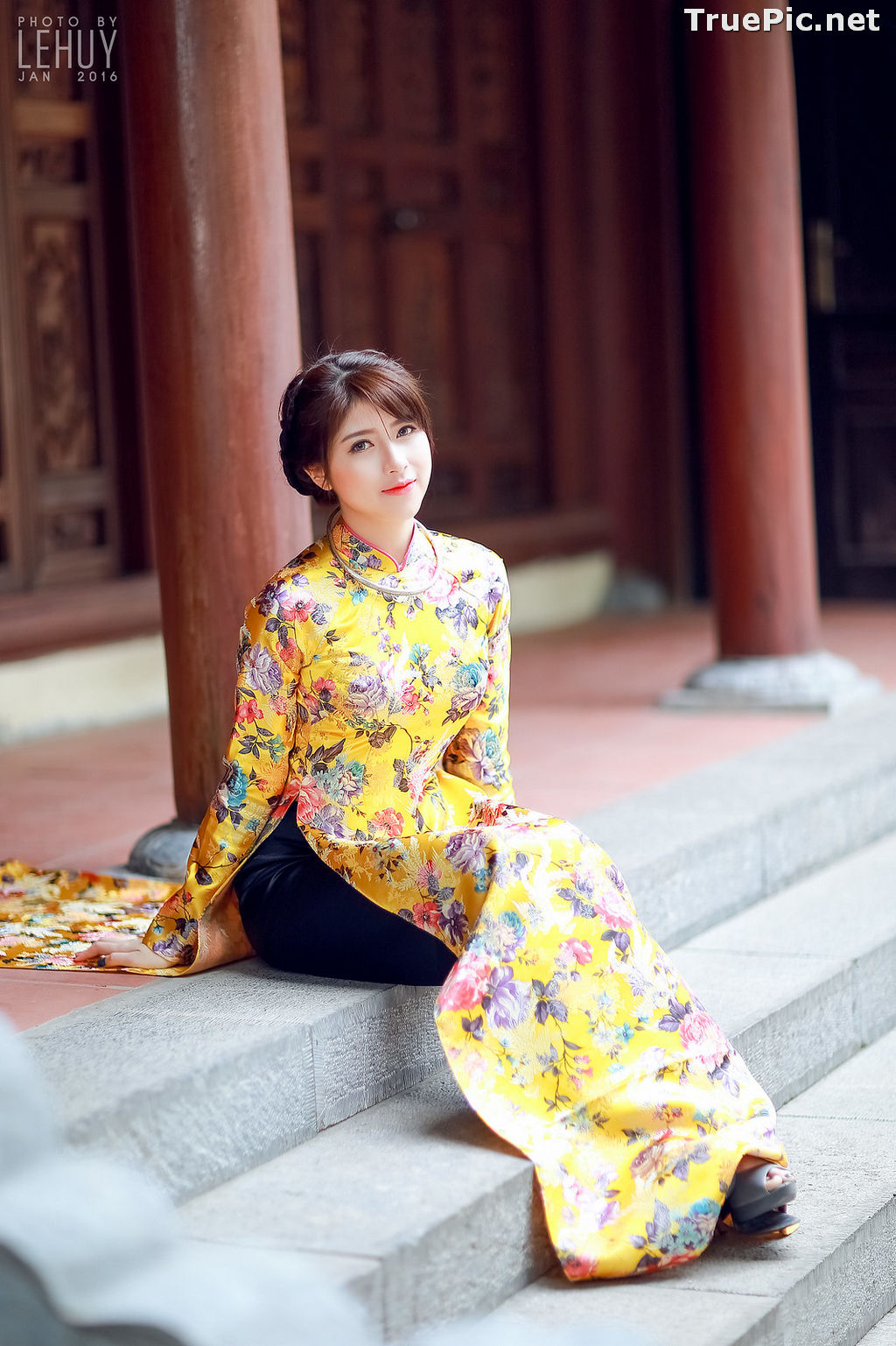 Image The Beauty of Vietnamese Girls with Traditional Dress (Ao Dai) #5 - TruePic.net - Picture-67