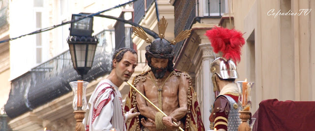 Fotos del Martes Santo de la Semana Santa de Cádiz 2012