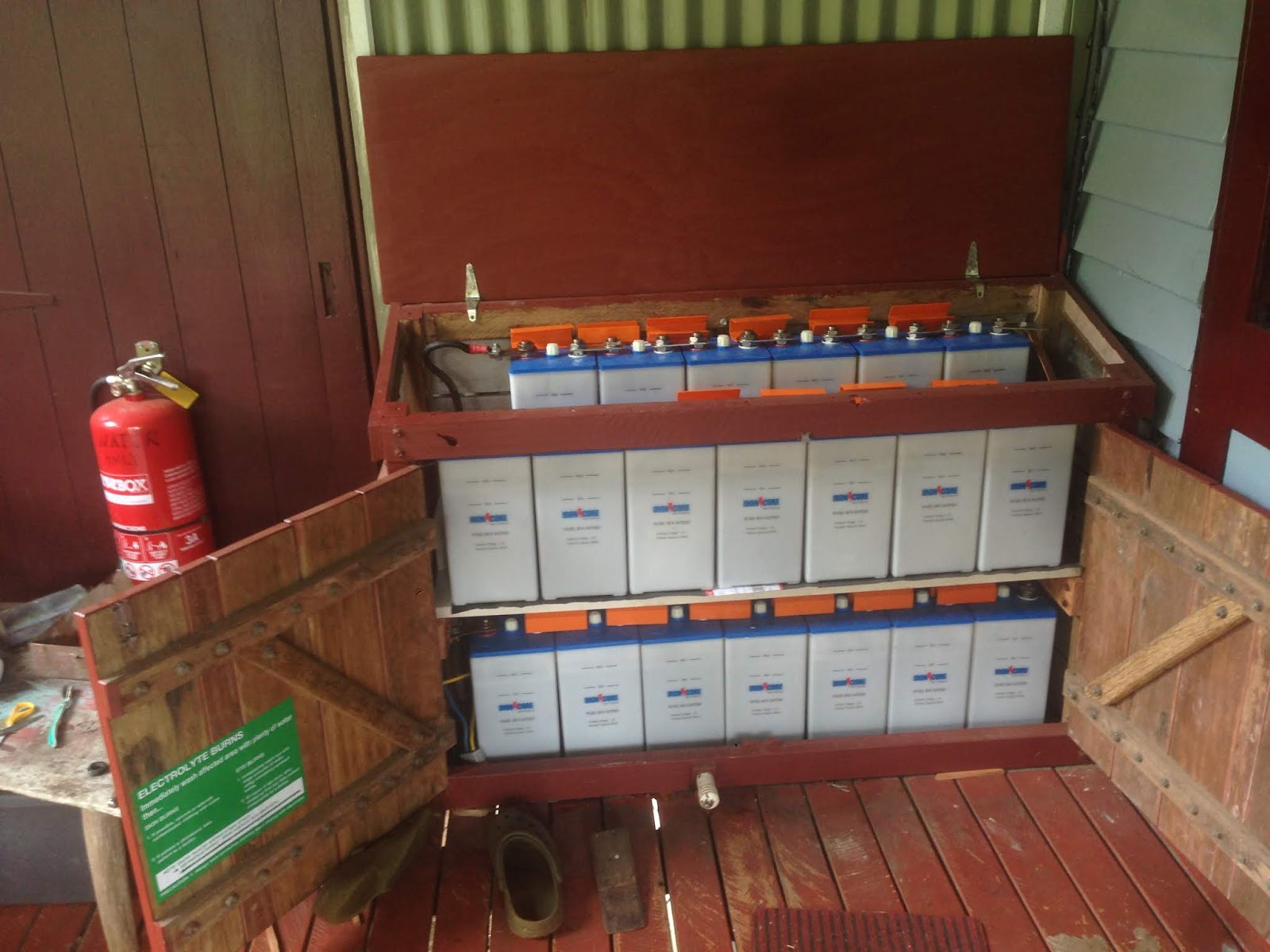 Bruce Teakle's Pages: Nickel-Iron Battery Review