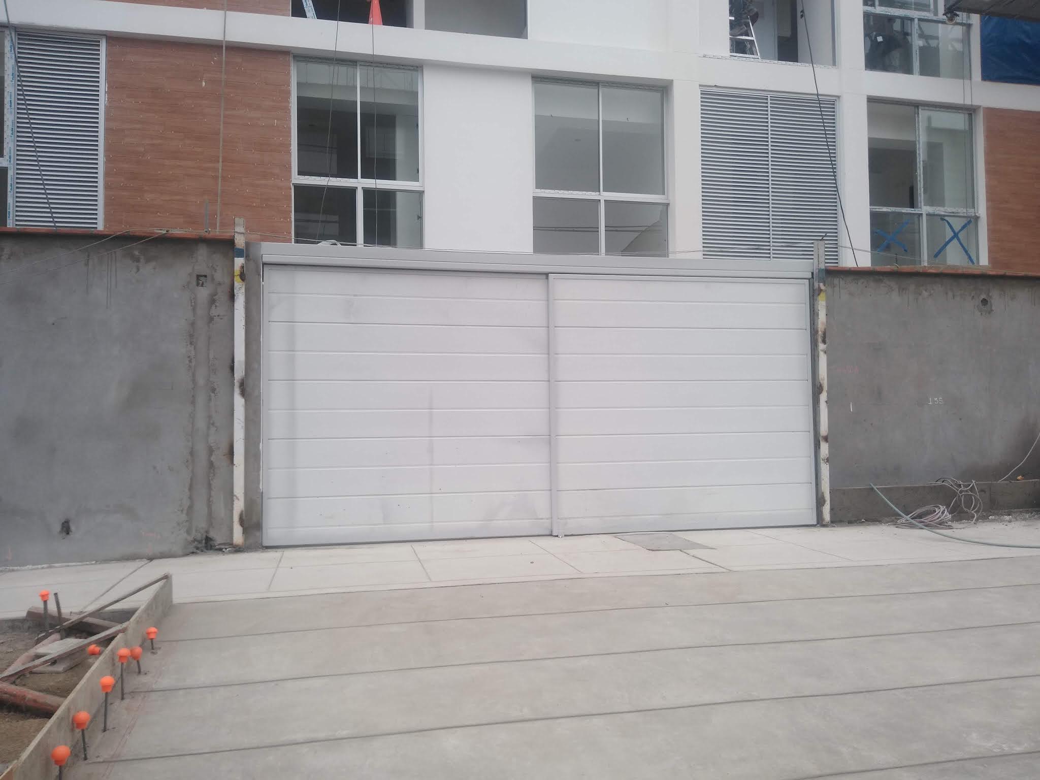 Condiciones para la instalación de una puerta corrediza de garaje