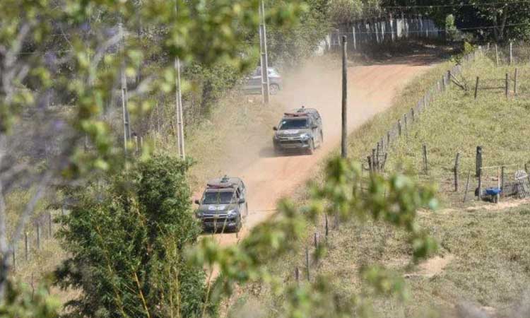 No 13º dia, depois de duas horas na mata, polícia retorna sem Lázaro
