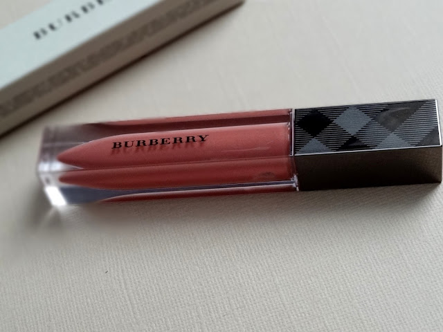 Burberry Kisses Lip Gloss in Cameo Nude No.21