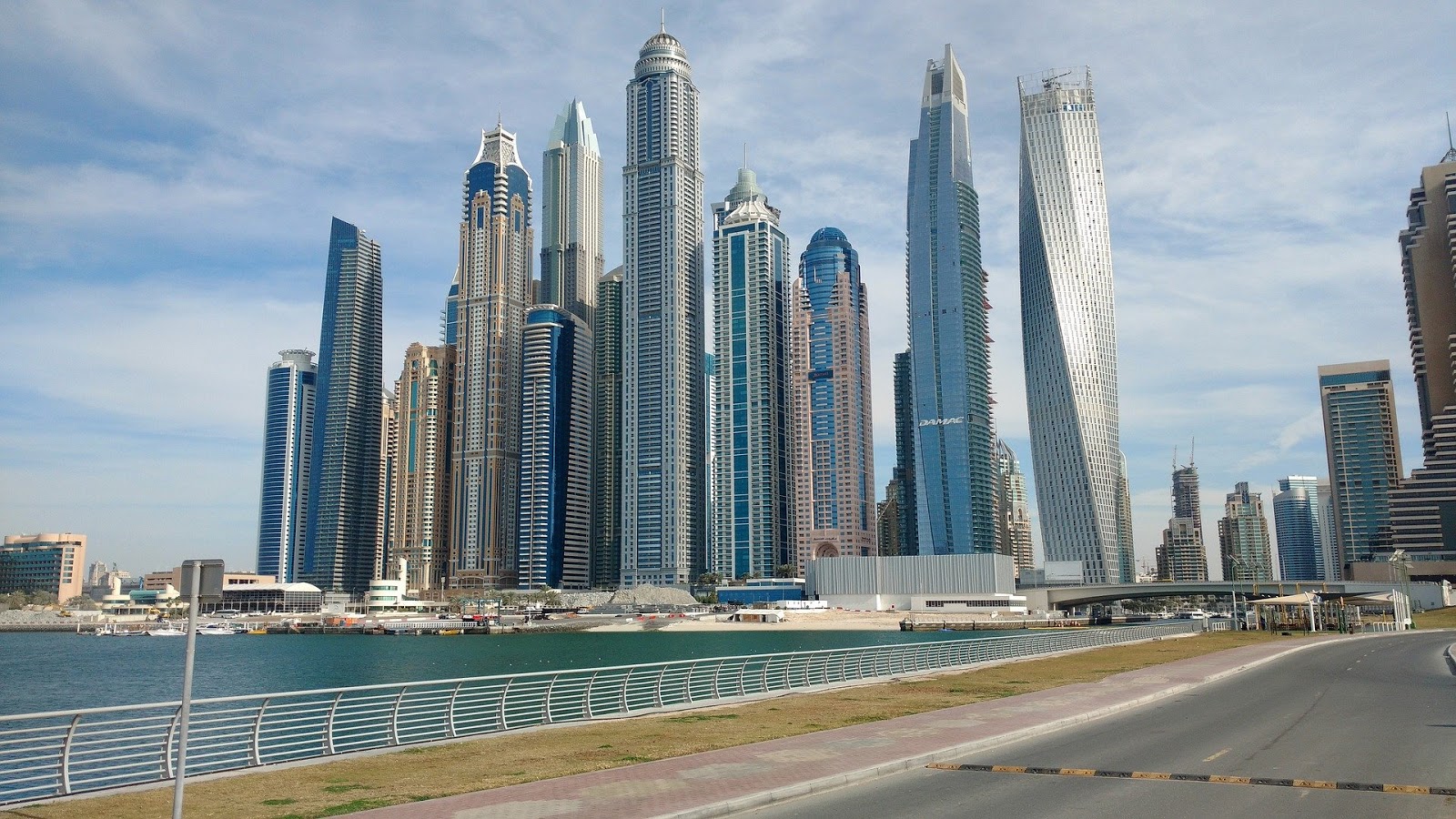 Why is Dubai the best place for you to live? Swaggy Post A