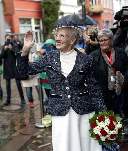 Queen Margrethe II visited Risum Danish School in South Schleswig. The Queen attended a farewell reception at Flensburg House