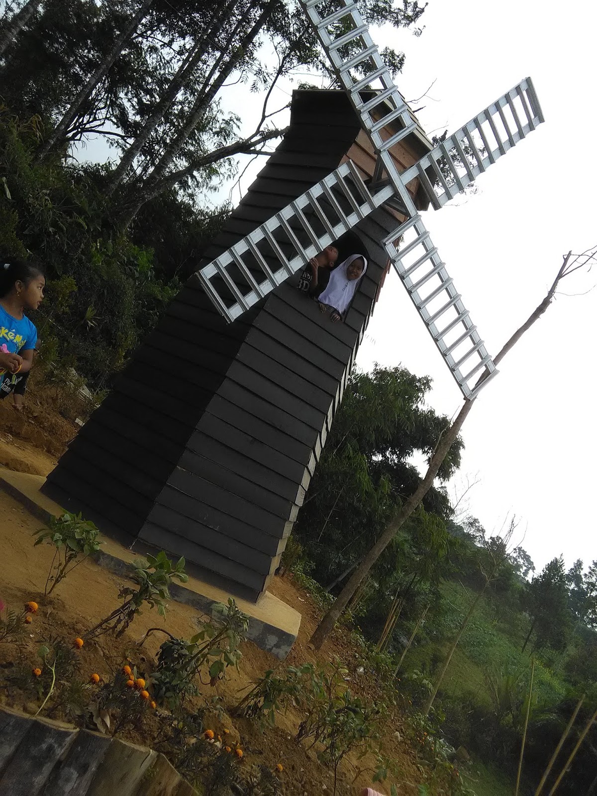 Rainbow Garden Kutabawa Lasmicika