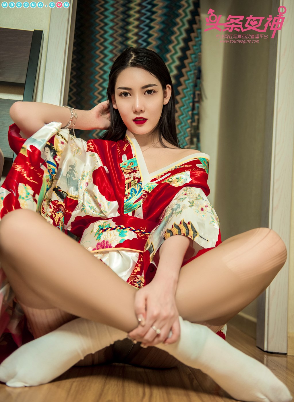TouTiao 2018-04-08: Model Feng Xue Jiao (冯雪娇) (63 photos)