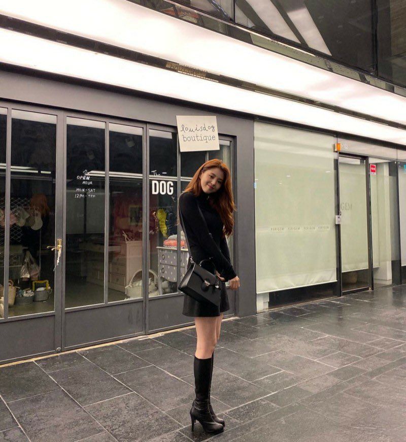 Semakin Populer, Foto-foto dari Han Sohee yang Pancarkan Aura “Girlfriend Material” Jadi Sorotan 8 igCvf