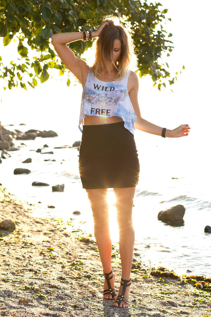 Vancouver Fashion Blogger, Alison Hutchinson, wearing a Choies crop top, Urban Outfitters black bodycon skirt, gladiator sandals and beaded bracelets 