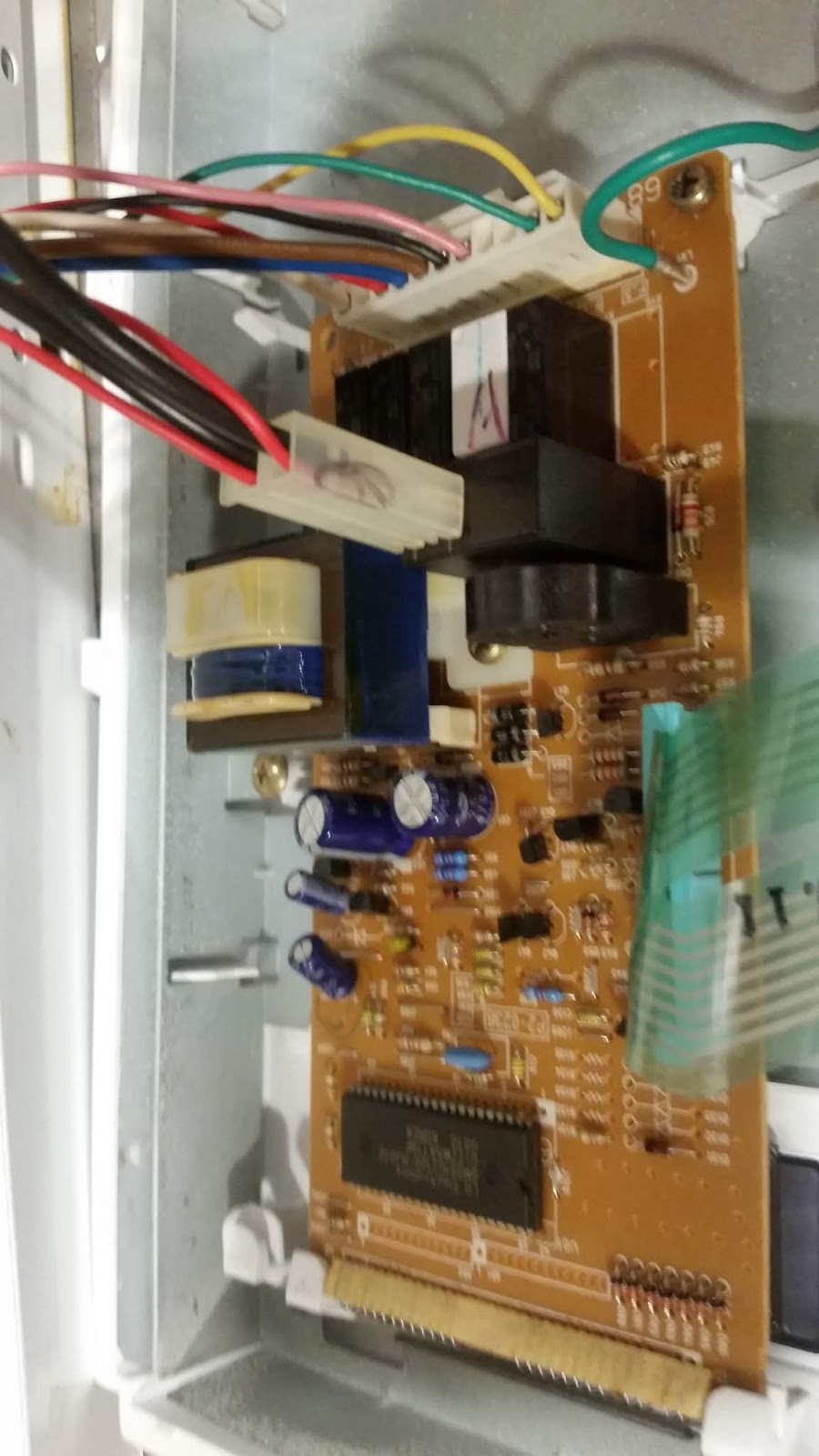 HAnixdiy Public Repairing a GoldStar microwave