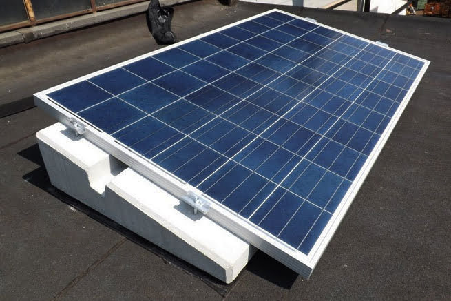 CONTIGO propone instalar placas solares en edificios municipales.