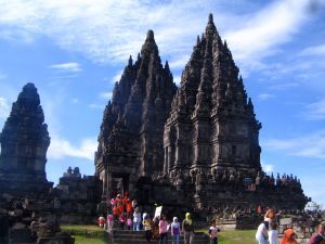 Kumpulan Makalah 10 Candi Hindu Budha Indonesia Berdiri Bawah Terbesar