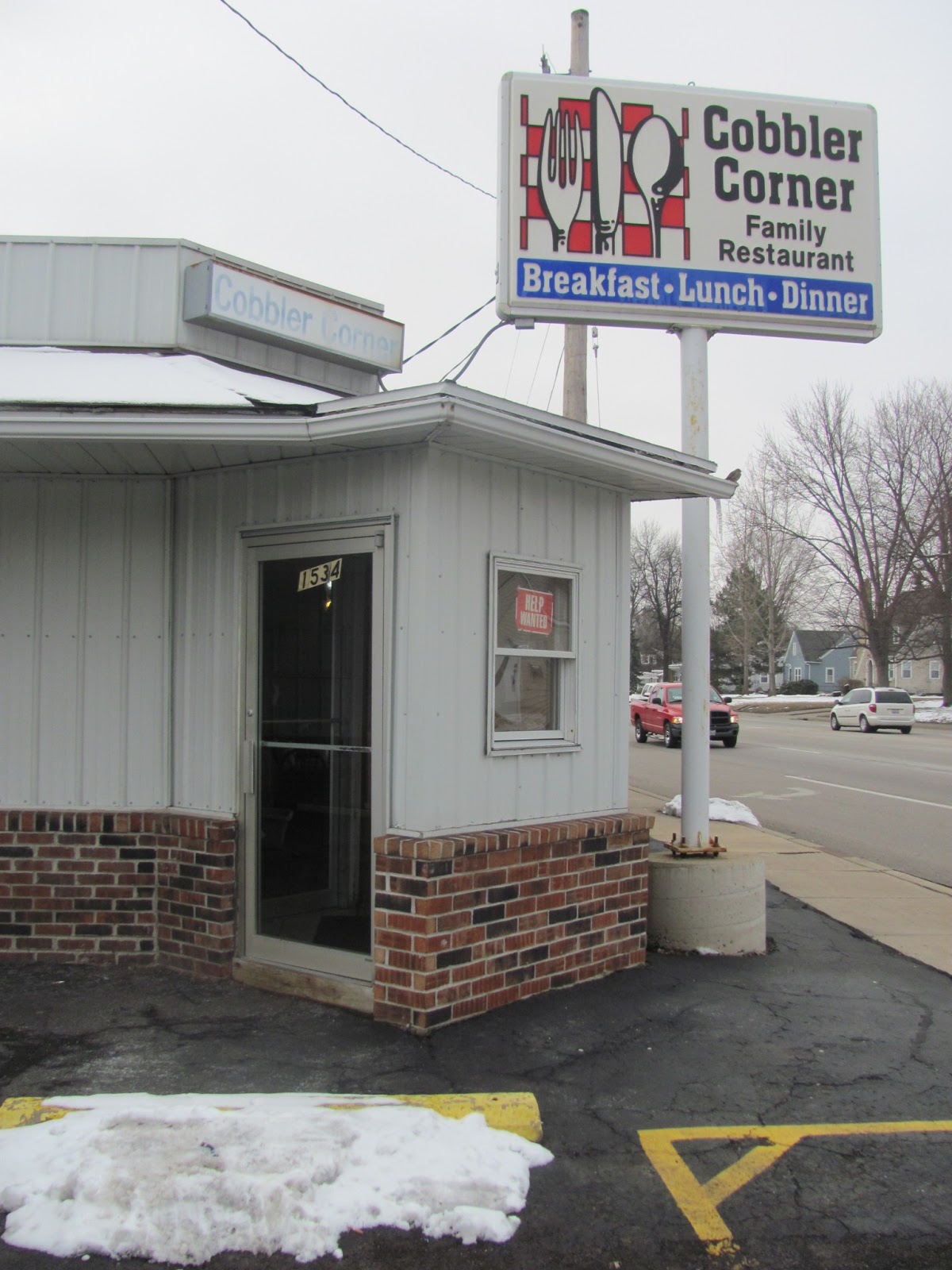 Lensing and Shuttering Cobbler Corner family restaurant, Pekin, IL