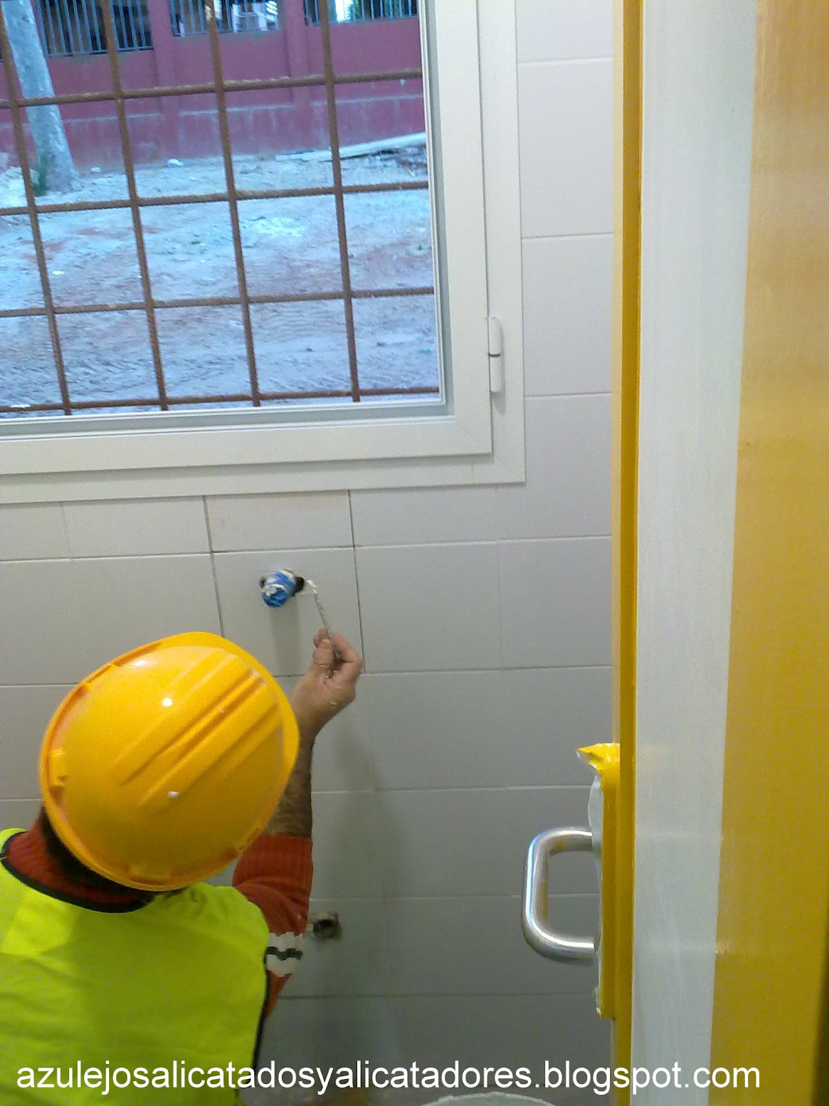 AZULEJOS, ALICATADOS Y ALICATADORES.: REFORMA Y AMPLIACIÓN COLEGIO