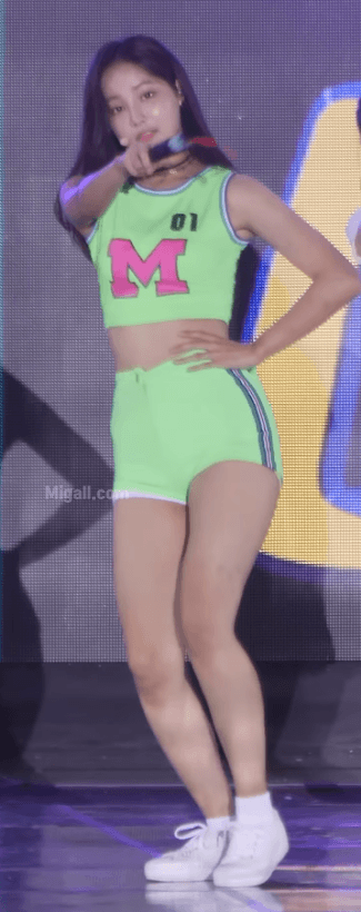 연우 vs 김민주 더 선호하는 여친스타일은?? | 인스티즈