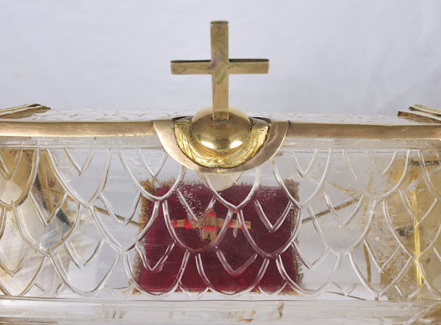 Τίμιο Ξύλο και άκανθες από τον Ακάνθινο Στέφανο του Χριστού στην Προβηγκία https://leipsanothiki.blogspot.com/