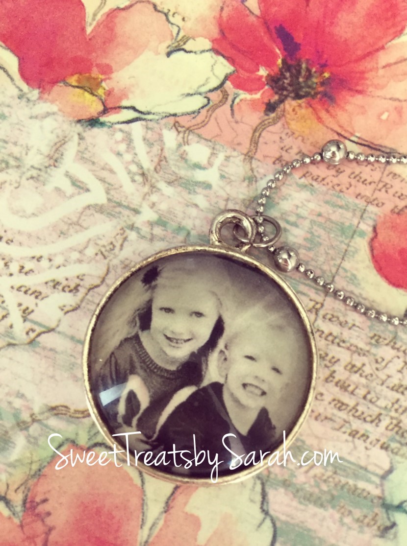 Sweet Treats by Sarah: DIY Photo Pendant for under $2.50!