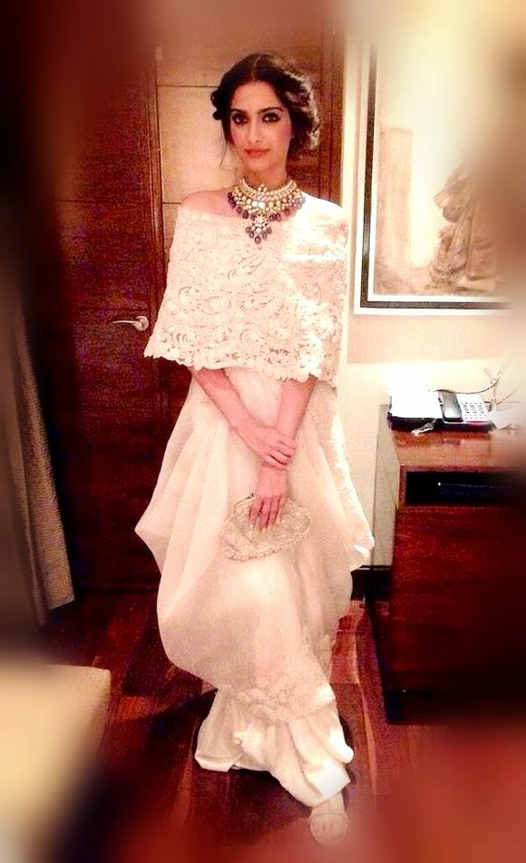 Sonam kapoor in Anamika Khanna, sonam kapoor in white anamika khanna 