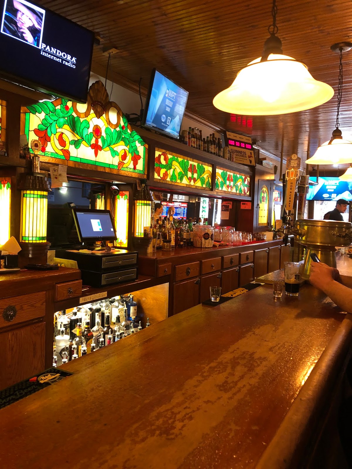 Travels of a Commoner A commoner dines (and drinks) at the Brazen Head